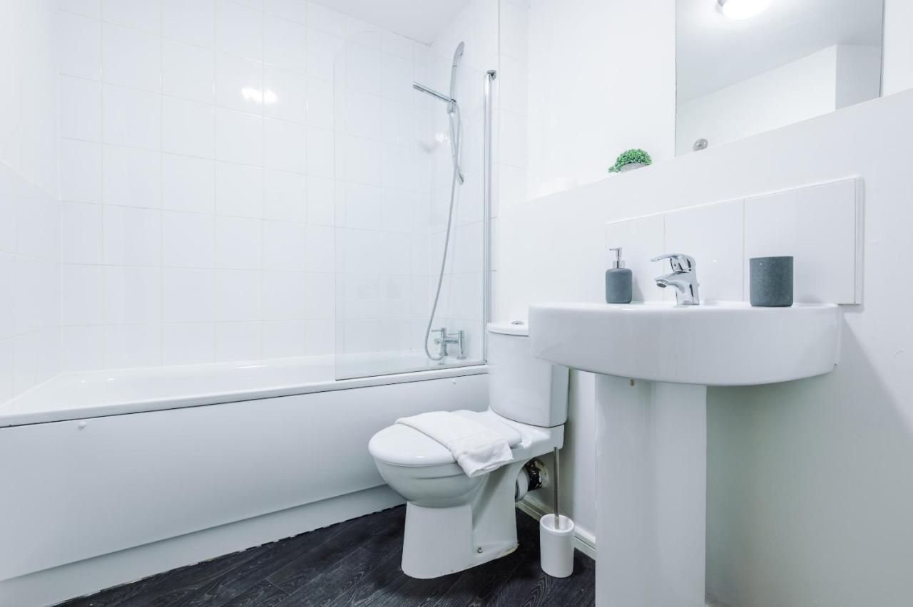 2 Bed Apartment With Balcony Private Parking Near Etihad Stadium, Coop Live Mánchester Exterior foto